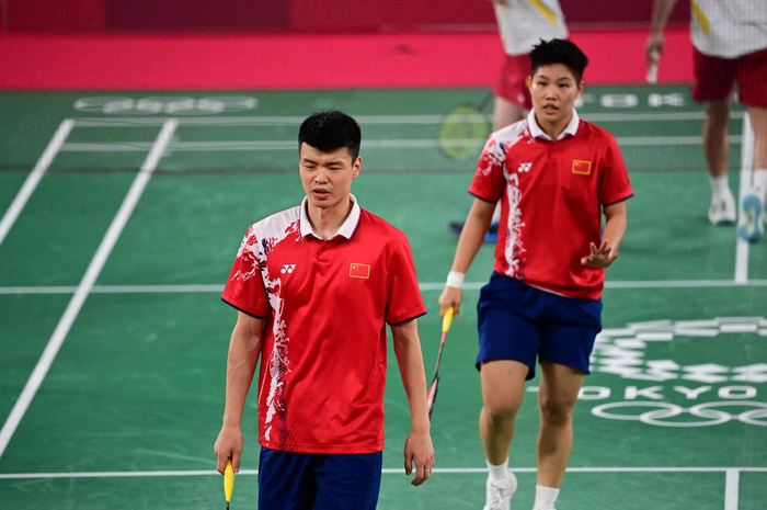 爱游戏在线-中国队力克日本队,黄鸭组合扛起全队