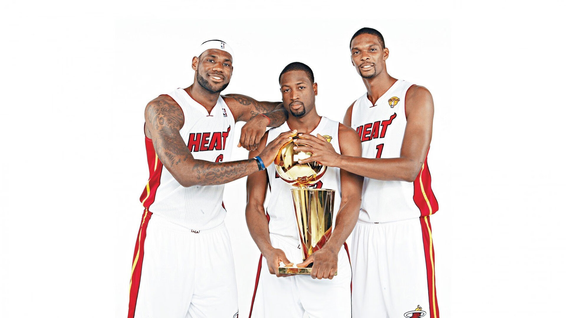 爱游戏体育-锡安只手遮天，当湖人防线在野兽面前沦为背景板